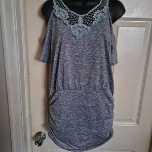 Nicole cold shoulder blouse embroidered around neck Gathers On side M/L